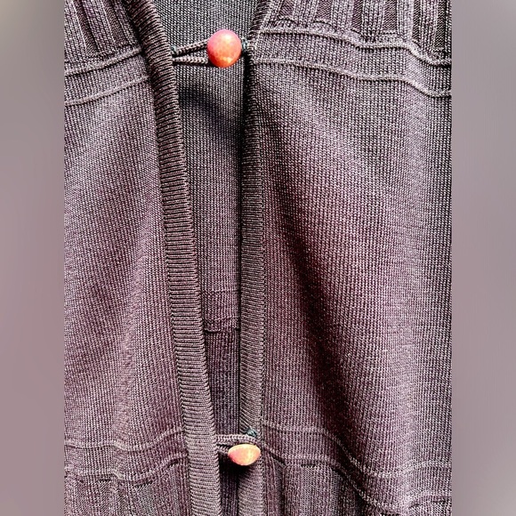 Misook Pleated Skirt and Sweater Navy Blue (L) - Picture 4 of 6